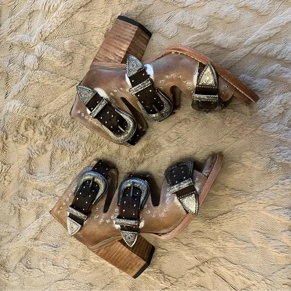 Violet Sandals - Picture 2 of 5